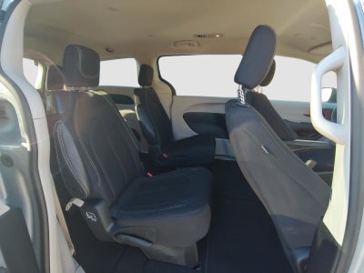 2024 Chrysler Voyager LX