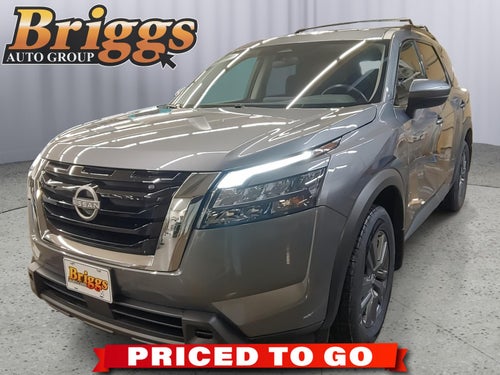 2025 Nissan Pathfinder SV