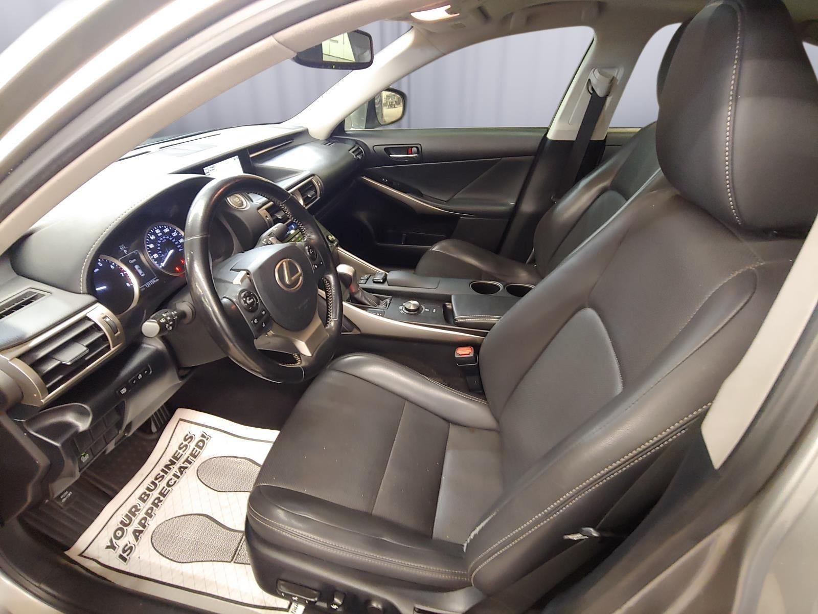 2016 Lexus IS 300 4dr Sdn AWD