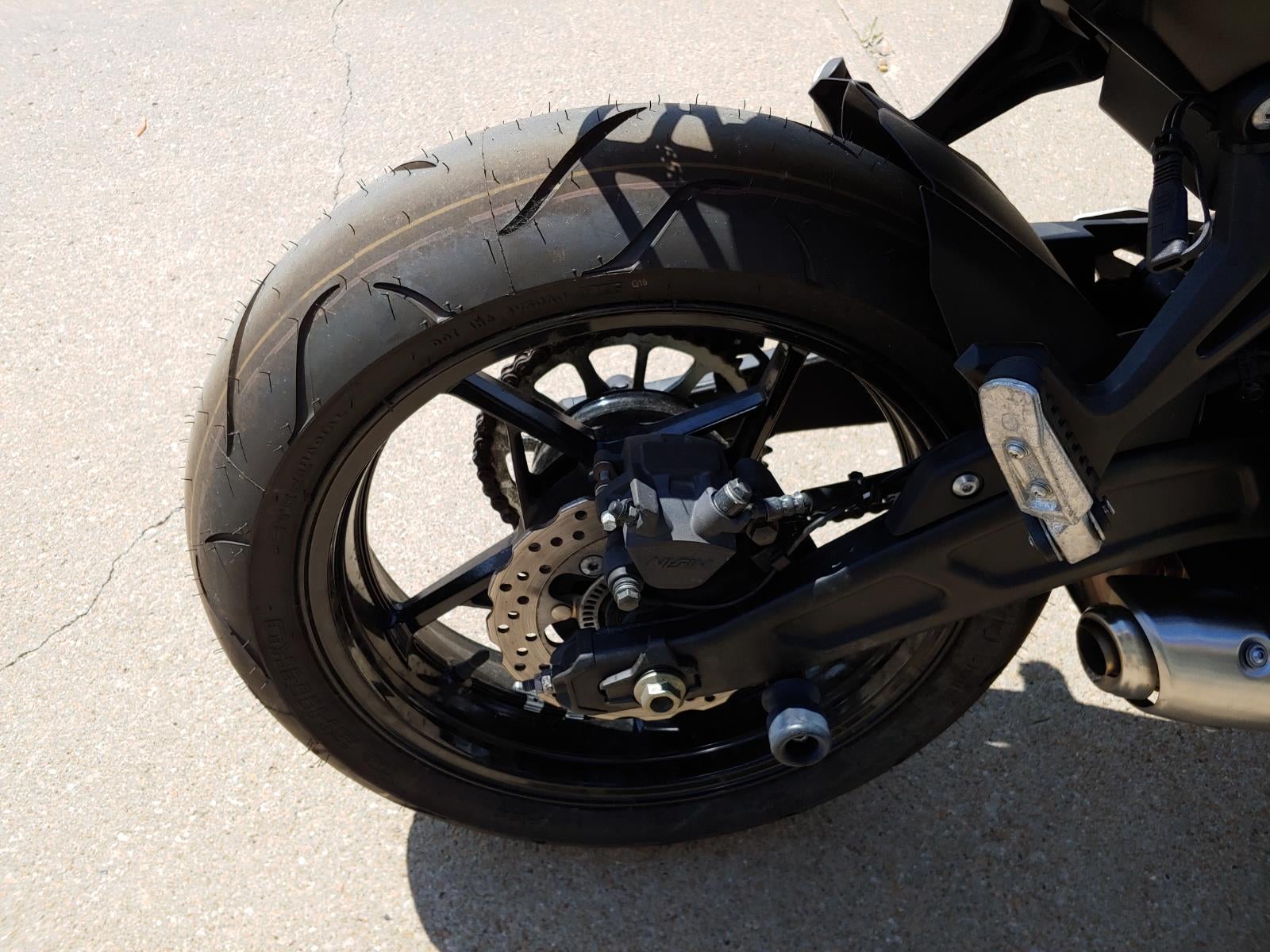 2021 KAWASAKI ER650LMFNL Base