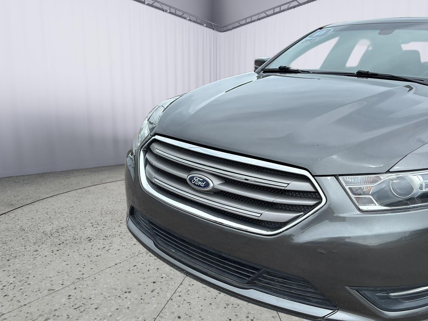 2016 Ford Taurus SEL