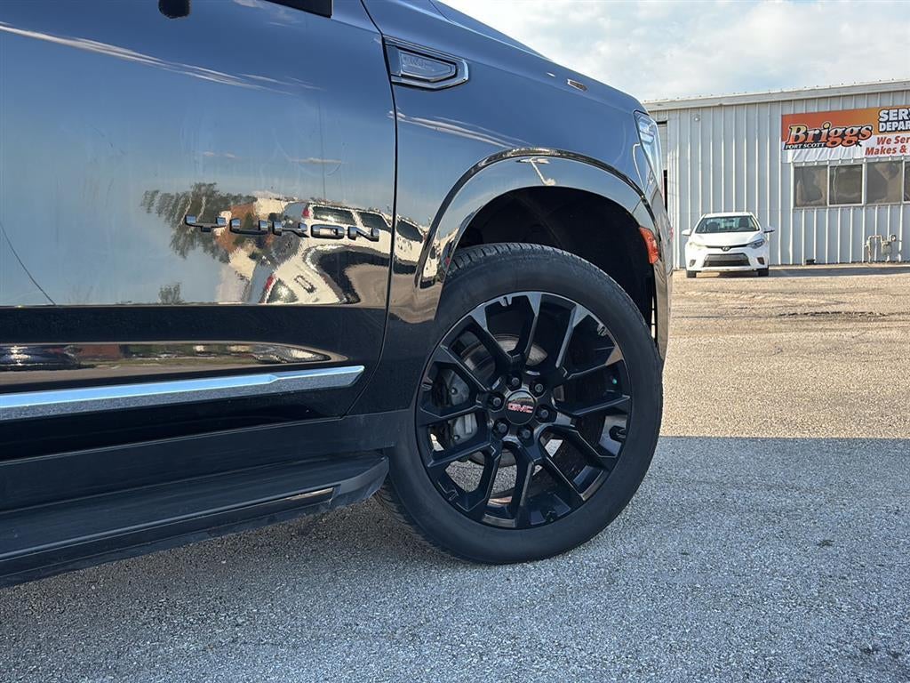 2023 GMC Yukon SLT
