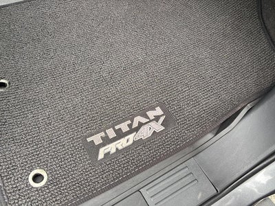 2024 Nissan TITAN sv