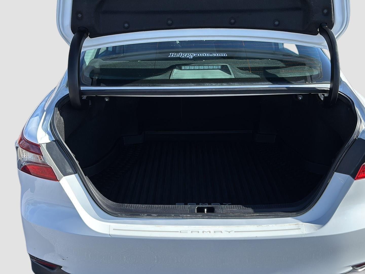 2022 Toyota CAMRY HYBRID LE