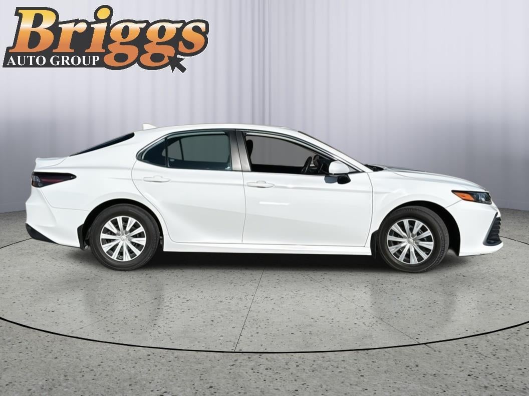 2022 Toyota CAMRY HYBRID LE