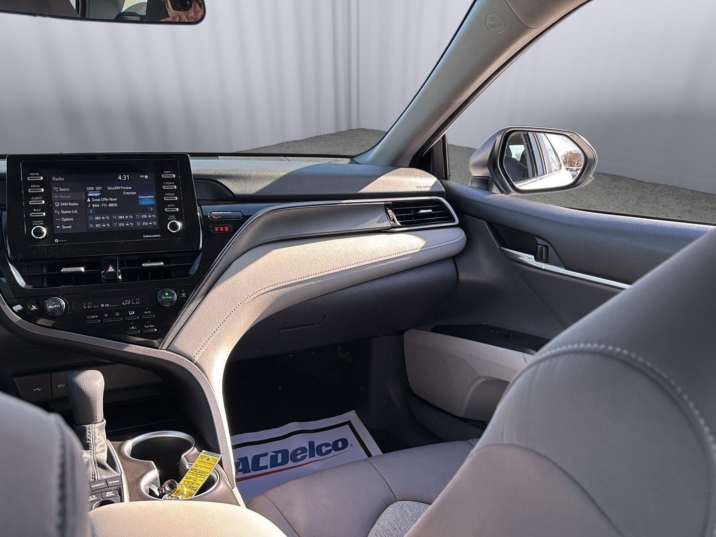 2022 Toyota CAMRY HYBRID LE