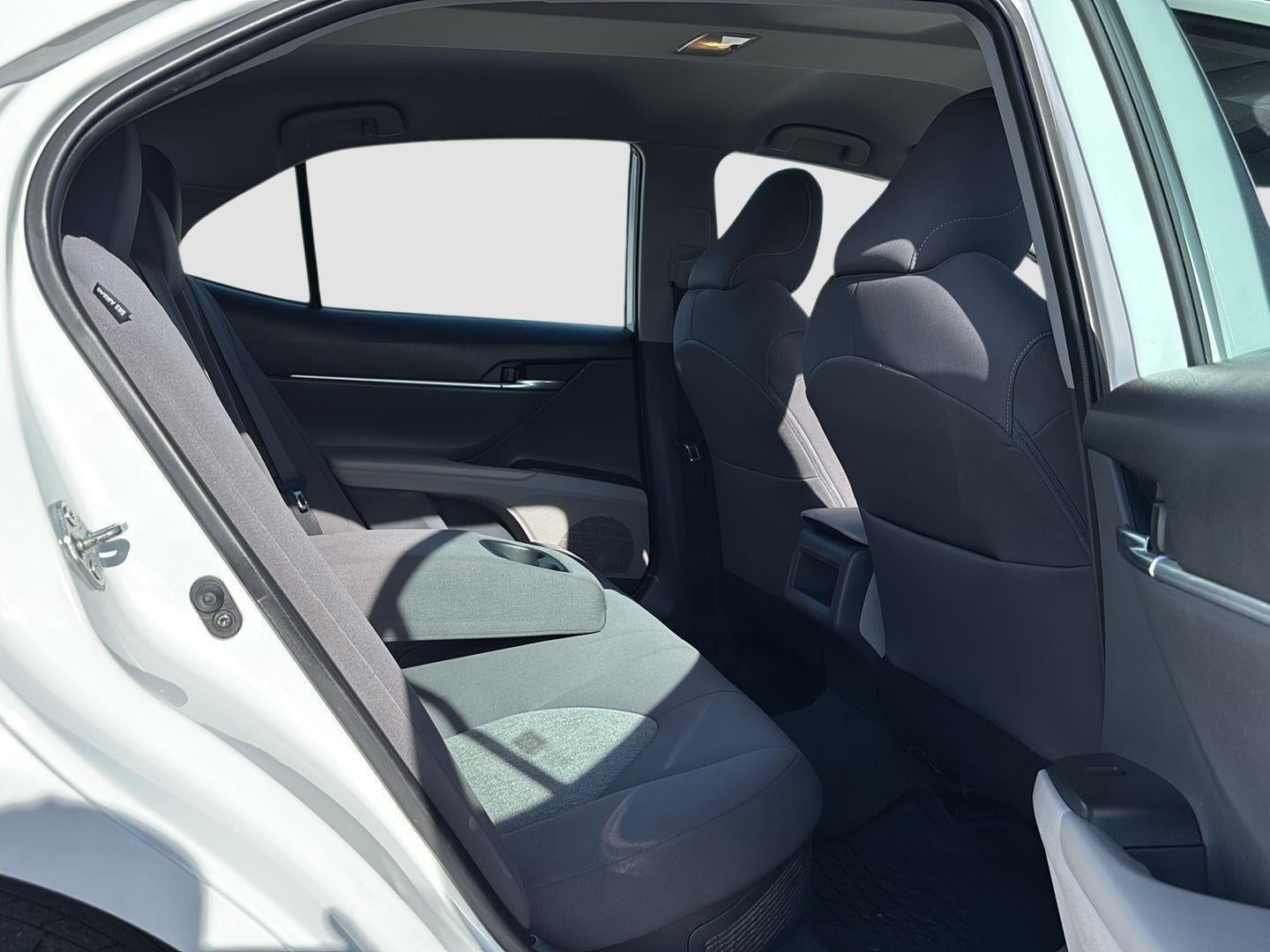 2022 Toyota CAMRY HYBRID LE