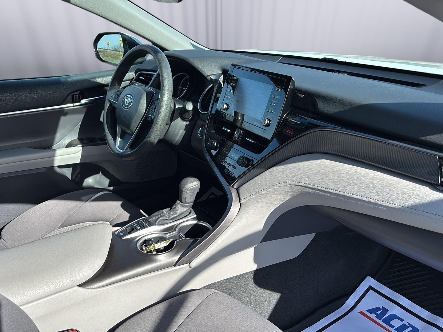 2022 Toyota CAMRY HYBRID LE