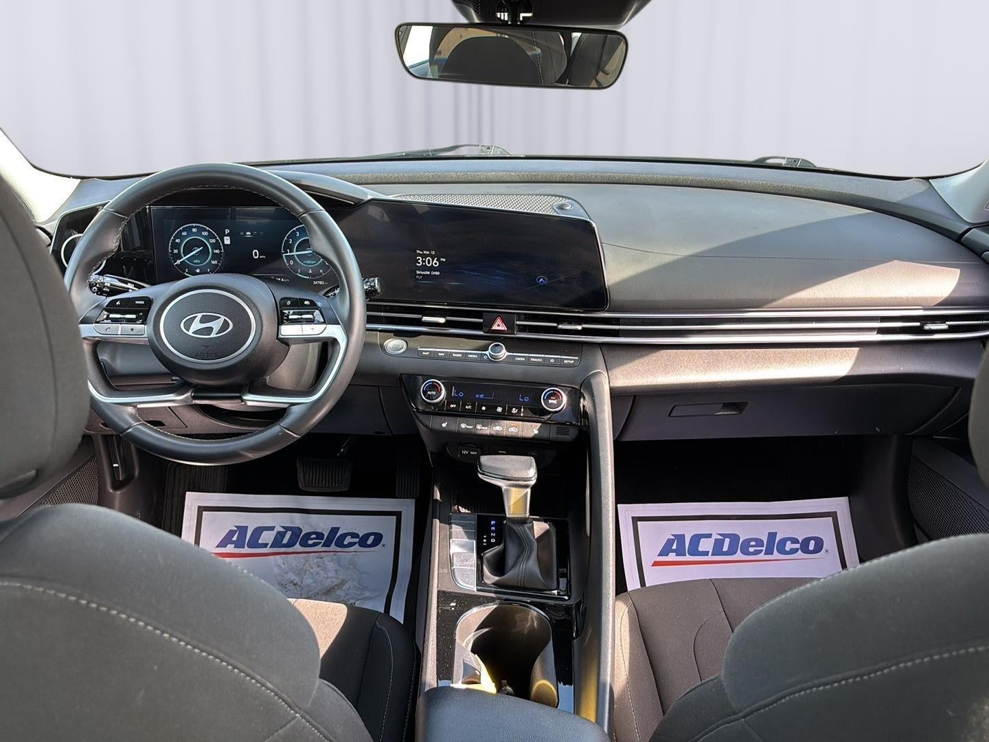 2025 Hyundai ELANTRA SEL