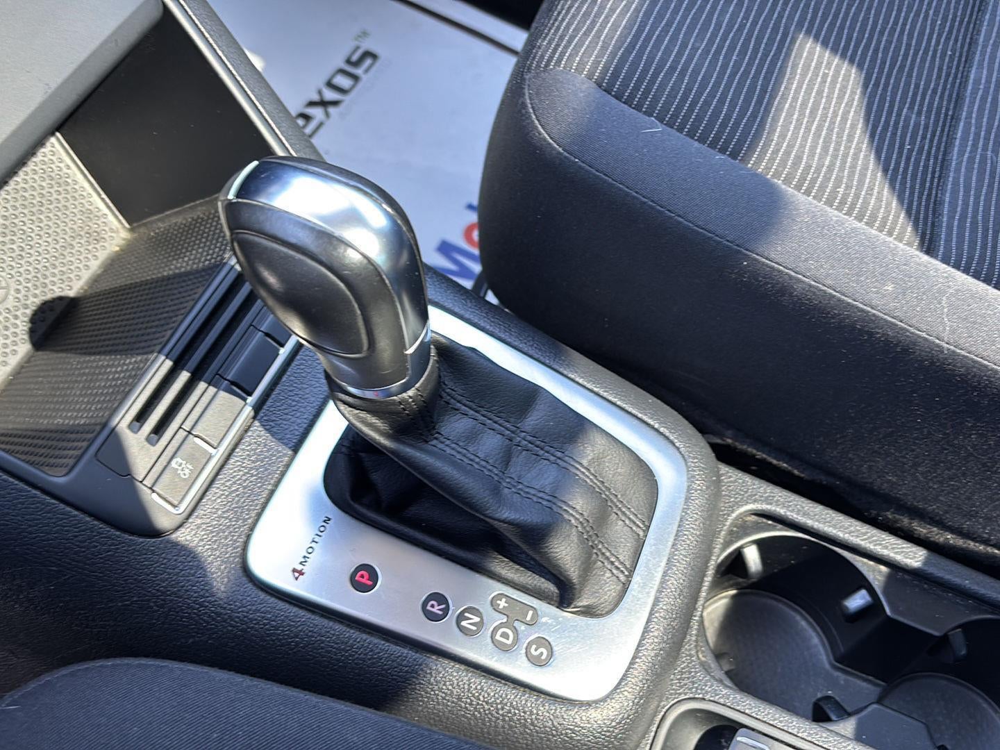 2013 Volkswagen Tiguan S w/Sunroof